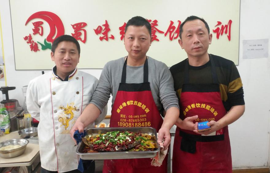 學(xué)員做烤魚 學(xué)員做烤魚