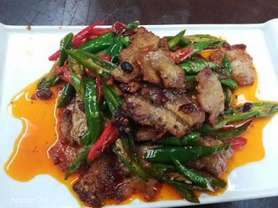 成都哪有短期川菜廚師培訓班？秘制紅油與高湯制作工藝