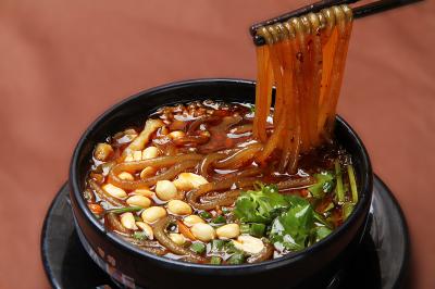 四川酸辣粉培訓(xùn)價格哪里便宜？重點掌握泡粉時間