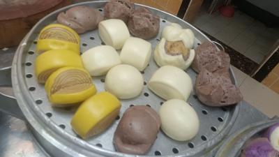 培訓(xùn)小吃價格學(xué)校有哪些？美食小吃技術(shù)培訓(xùn)學(xué)校