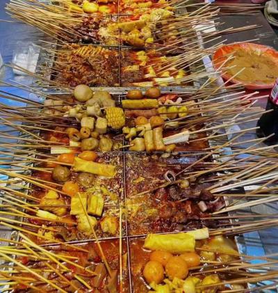 街邊熱鹵串串技術(shù)培訓(xùn)多少錢(qián)？成都串串香培訓(xùn)學(xué)校,