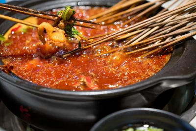 冷熱串串培訓在哪里學多少錢？成都串串香培訓學校